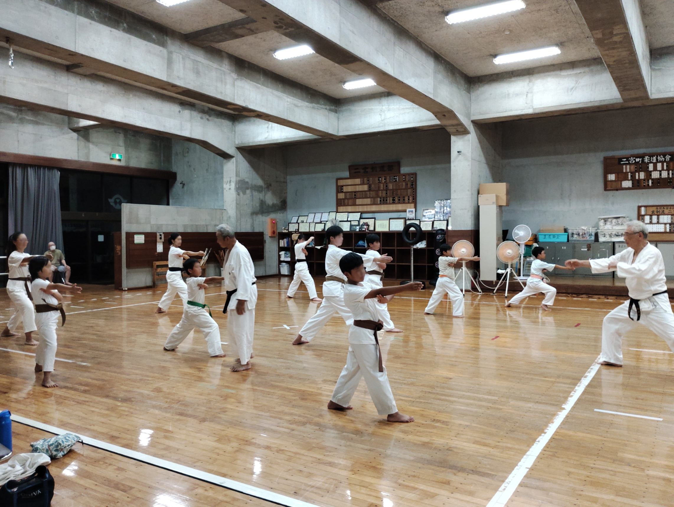 空手稽古写真（団体）