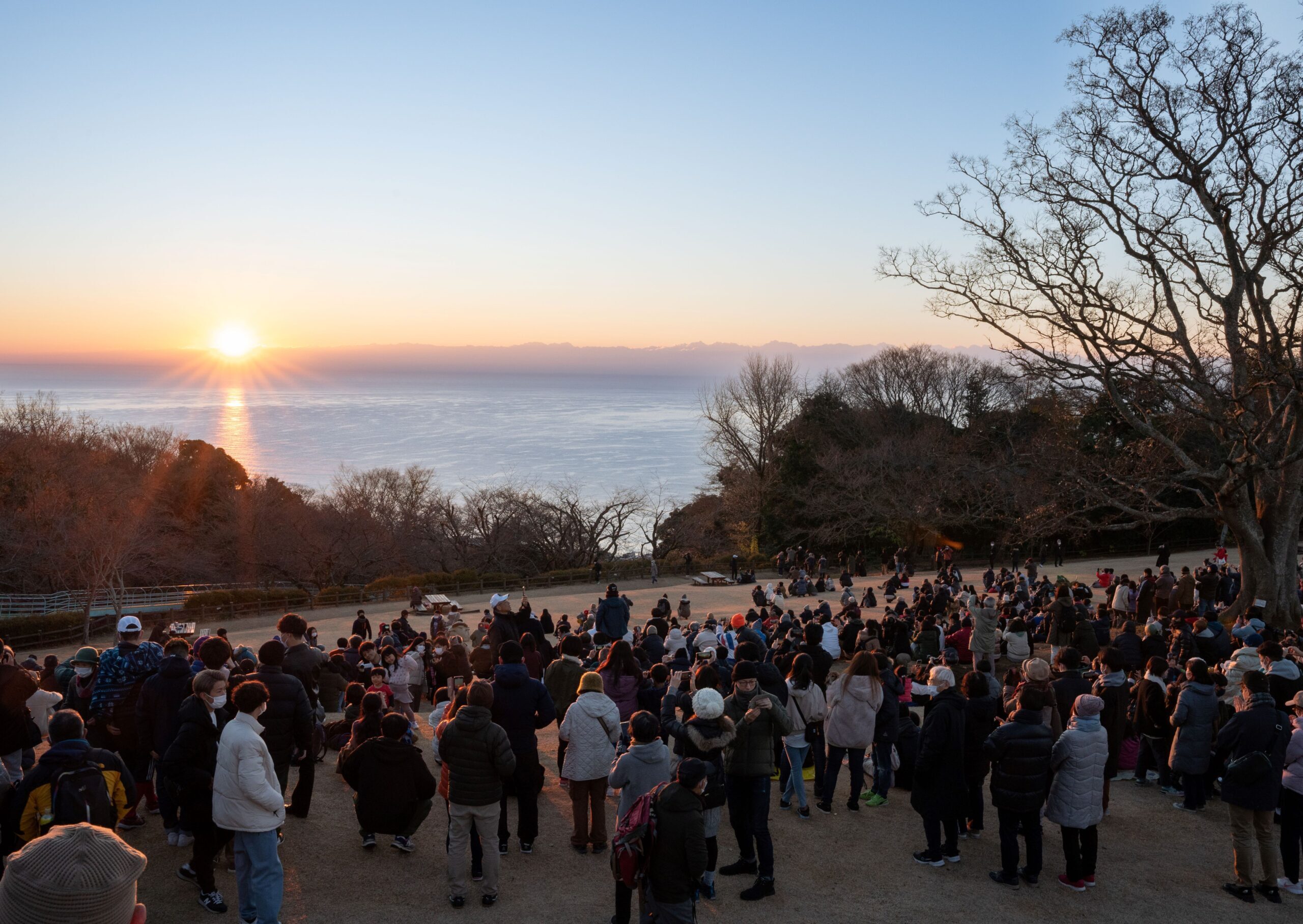 吾妻山からの日の出