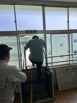 避難器具に入る画像です