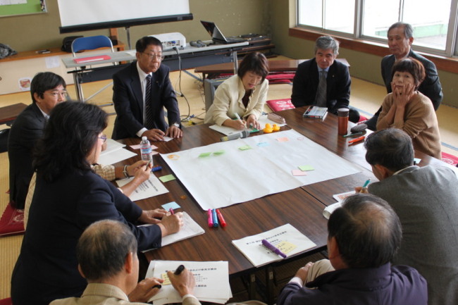 町民センター(座談会の様子)