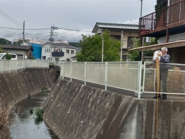 EM活性液を流す